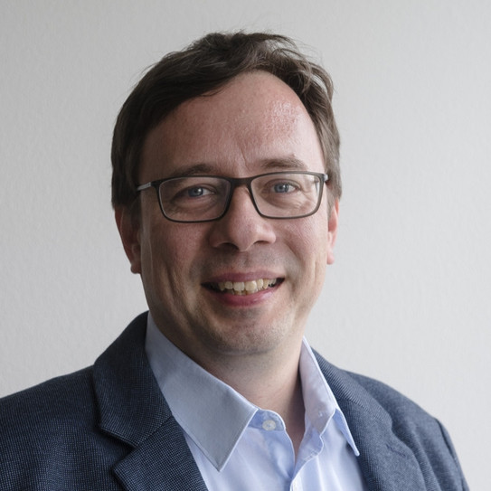 Porträtfoto von Jörg Rahnenführer
